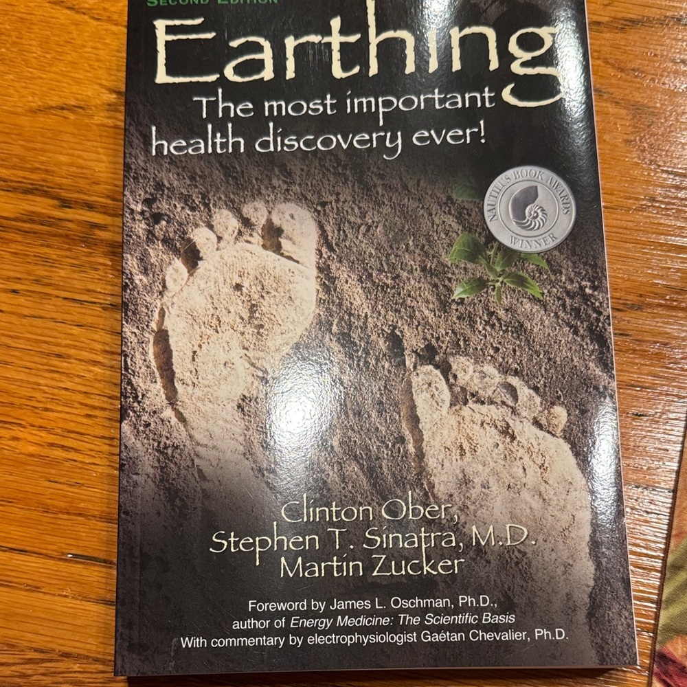Earthing: The Most Important Health Discovery Ever! - Brown Cover